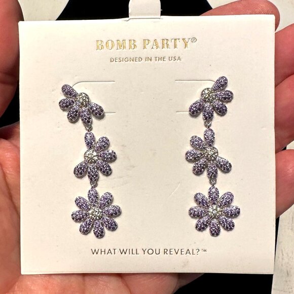 Bomb Party Dripping Daisies Purple Yellow Crystal Pierced Earrings Original Card - Picture 3 of 3